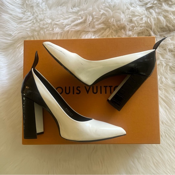 *SOLD* LOUIS VUITTON Pump Heels Wedge Leather Snake LV Print - Picture 2 of 11
